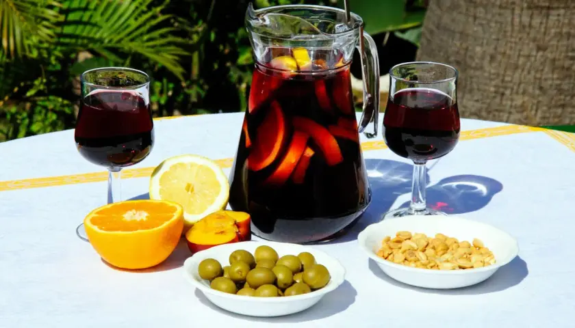 Przekąski do alkoholu: idealne połączenia na każdą okazję!
